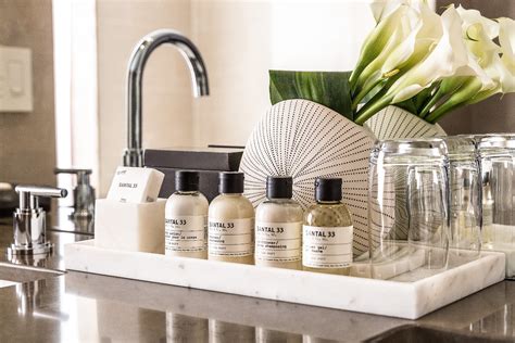 luxury hotel amenity bathroom products.